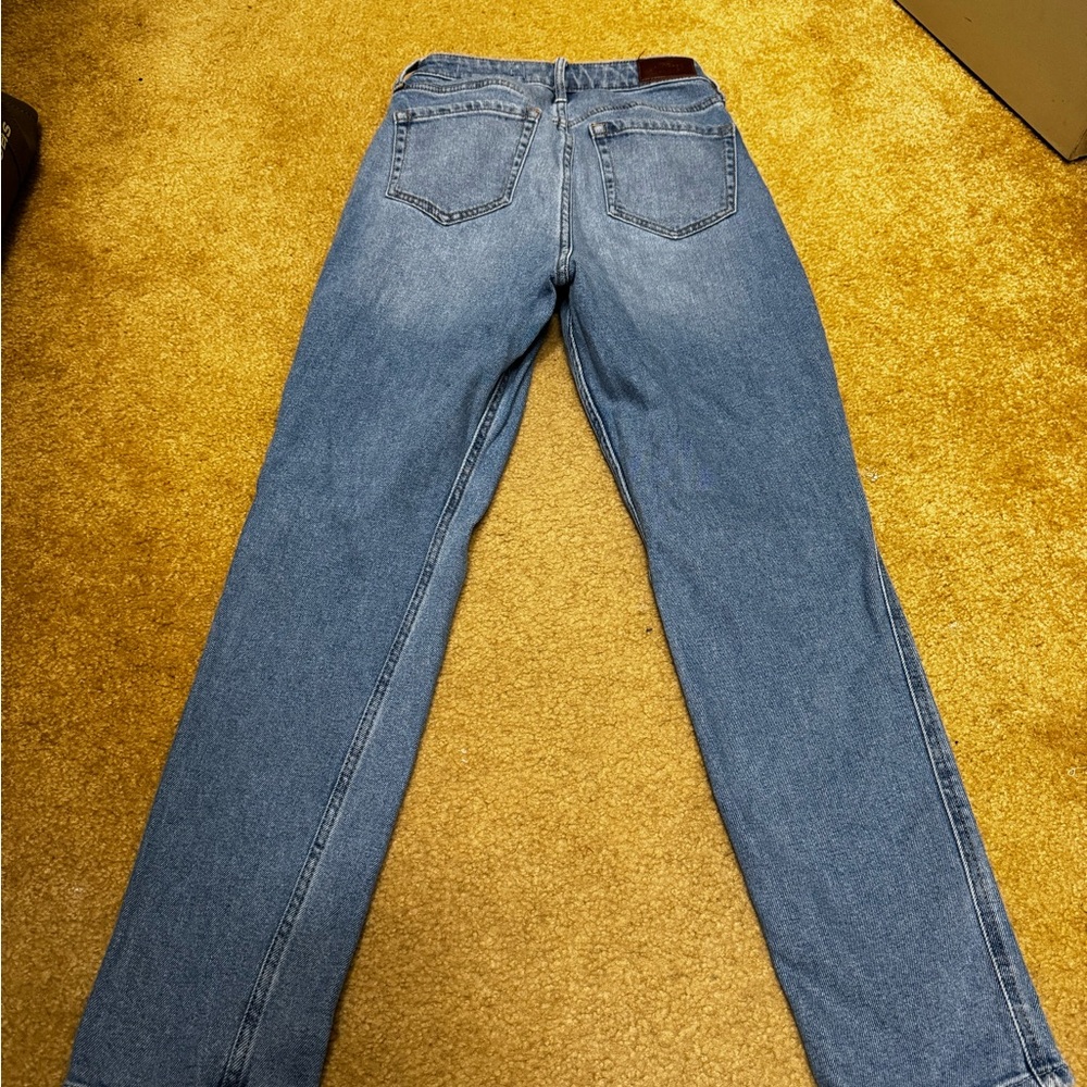 HOLLISTER BLUE JEANS